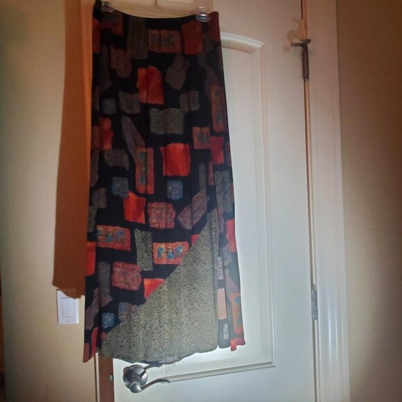 Primitive Print Maxi Skirt and Companion Knit Shell - Picture 1 of 6